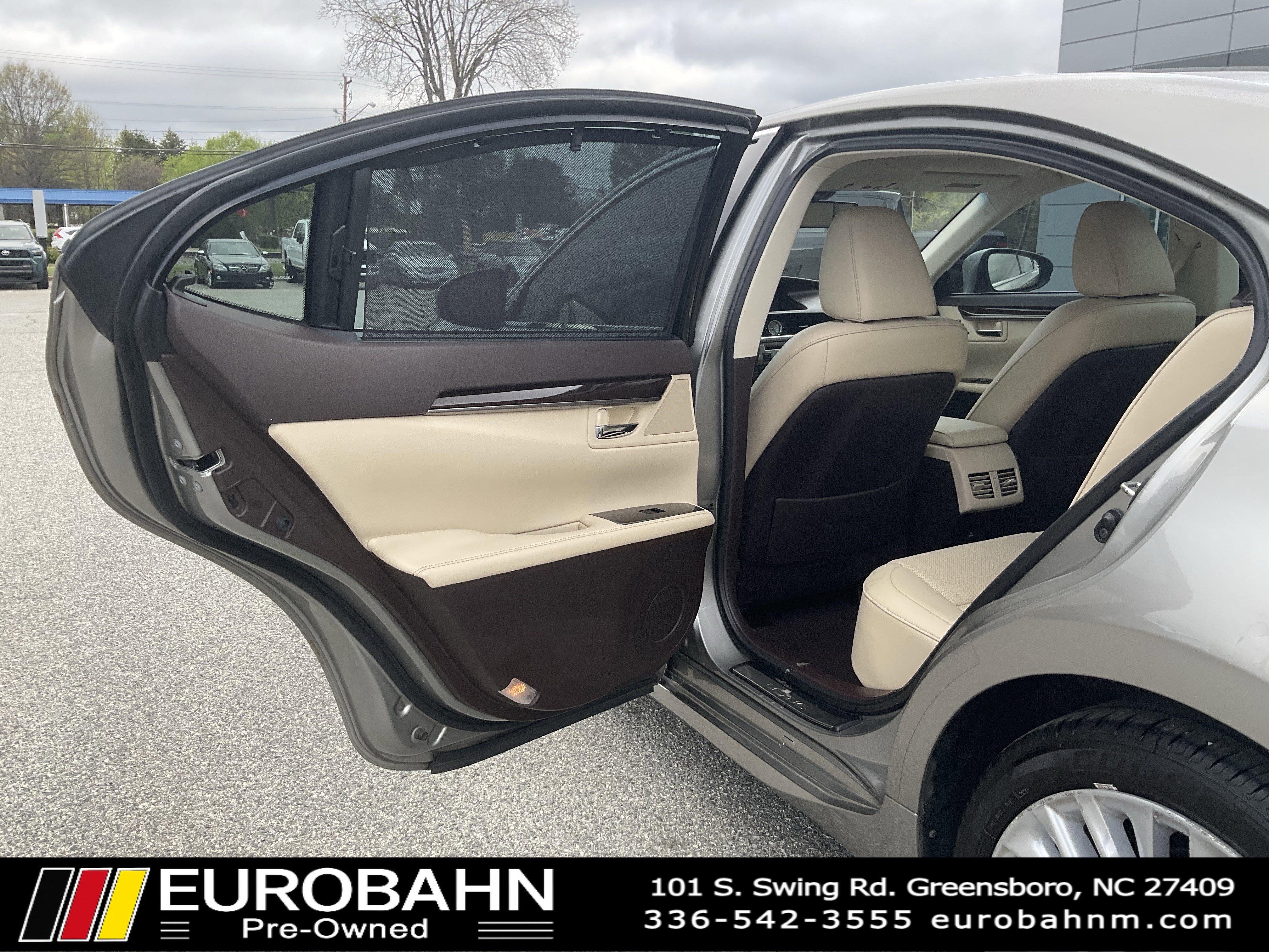 Used 2016 Lexus ES 350 w/ Ultra Luxury Package image 11