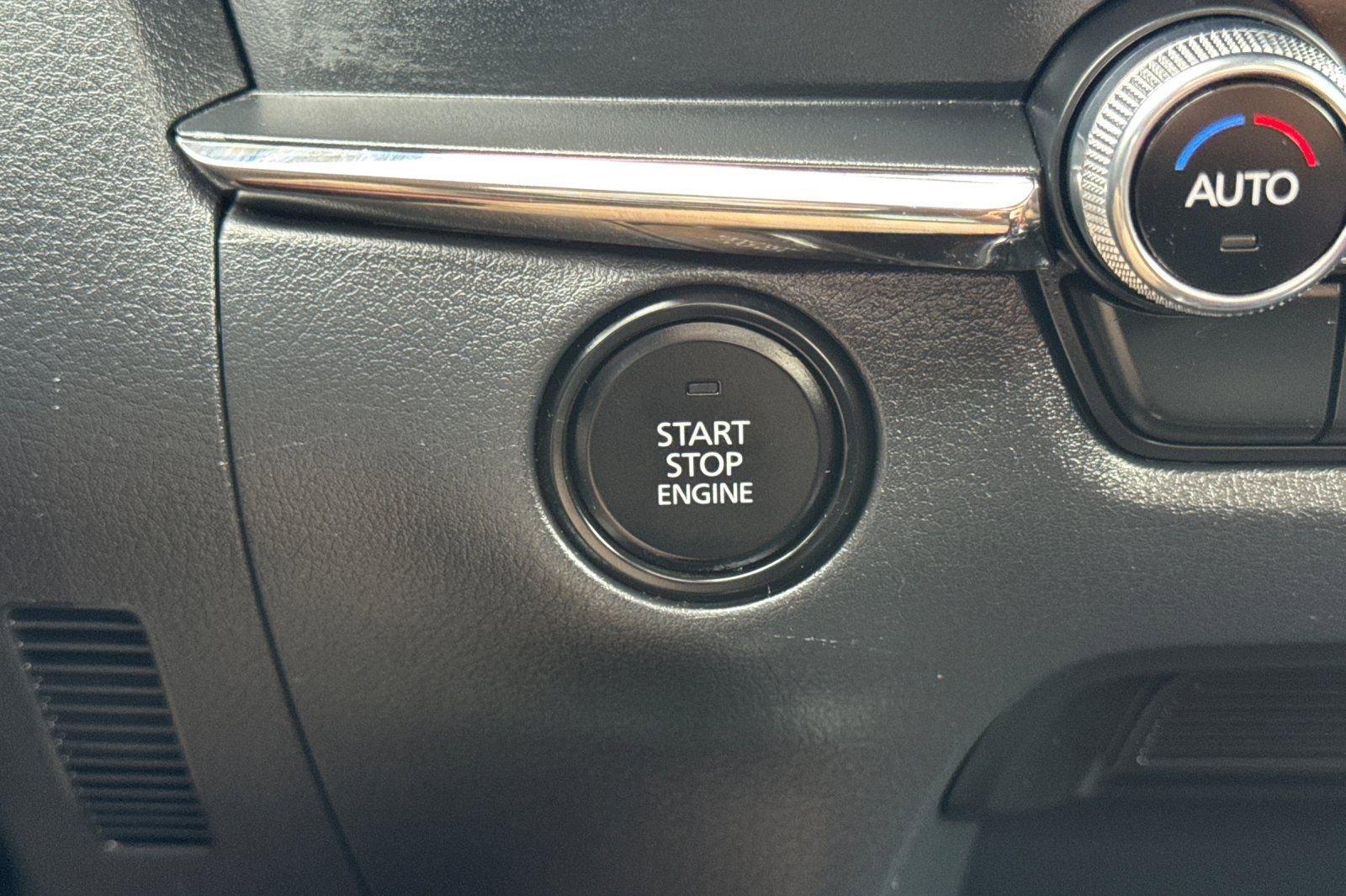 Certified 2025 MAZDA CX-30 AWD 2.5 S w/ Preferred Package image 24