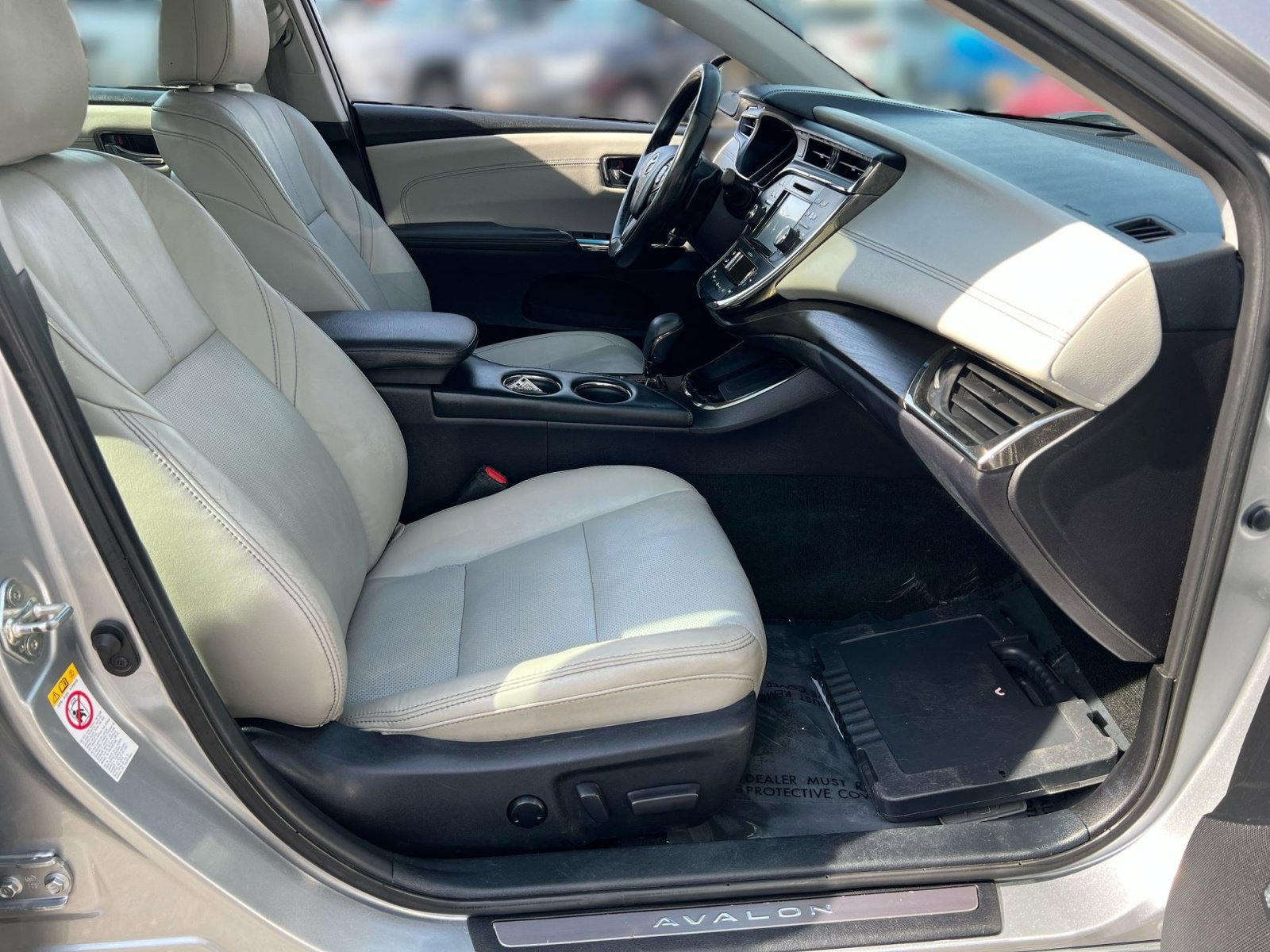 Used 2018 Toyota Avalon Limited w/ All Weather Liner Package image 25