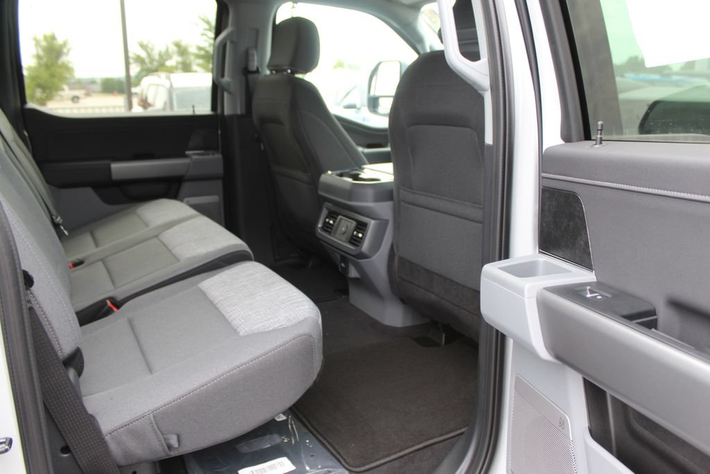 New 2026 Ford F250 XLT w/ XLT Premium Package AWD/4WD image 14
