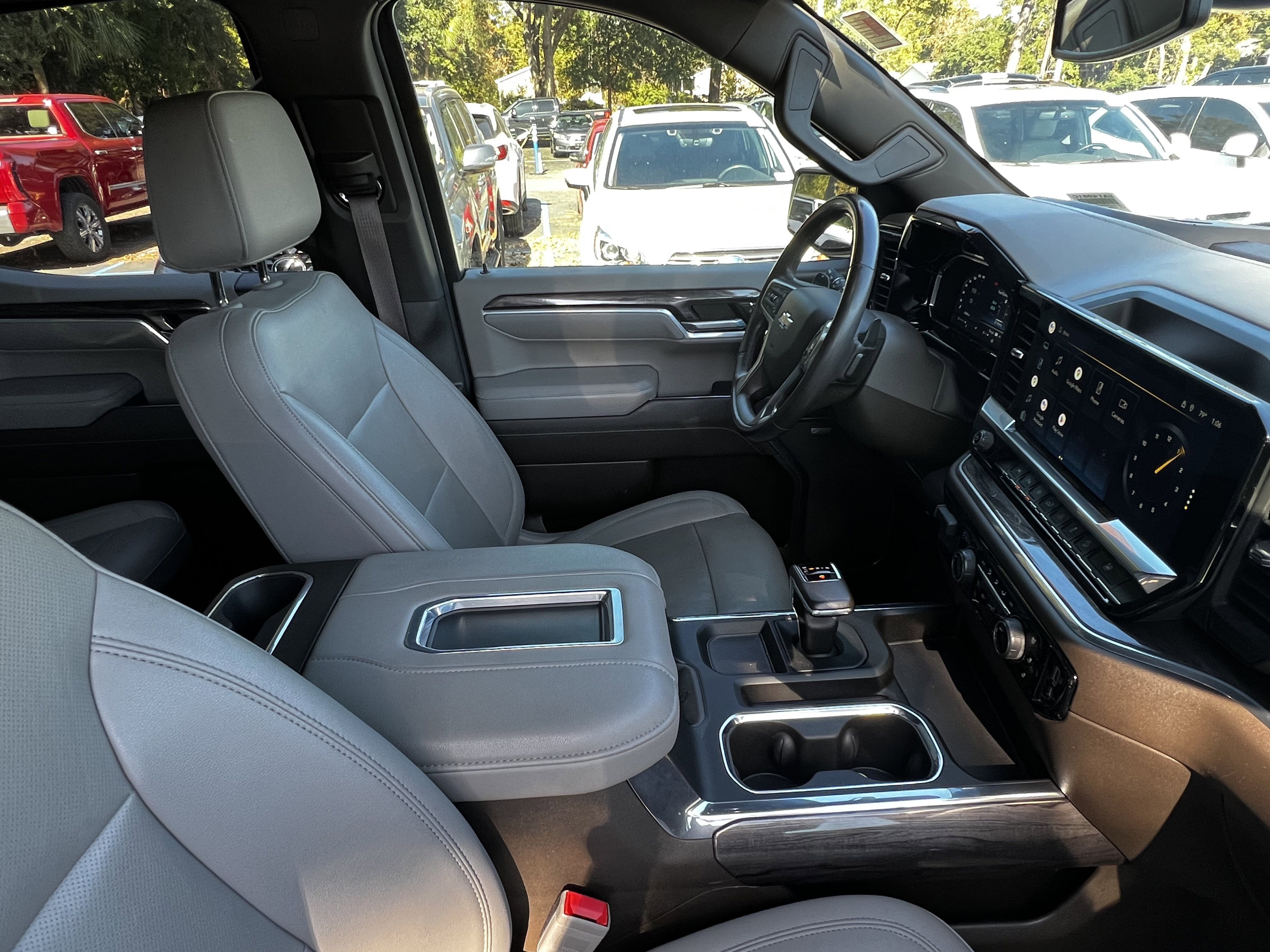 Used 2022 Chevrolet Silverado 1500 LTZ image 46