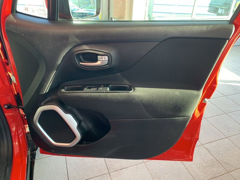 Used 2018 Jeep Renegade Sport w/ Power & Air Group image 21
