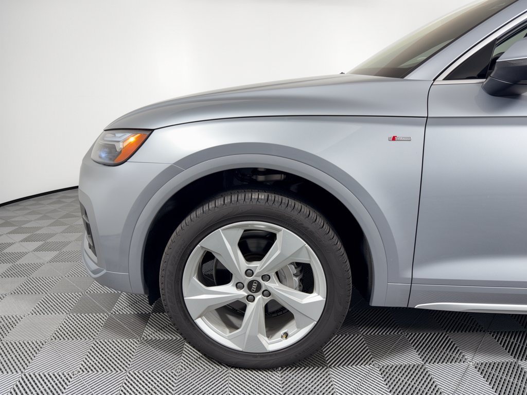 Used 2025 Audi Q5 2.0T Premium Plus w/ Premium Plus Package AWD/4WD image 13