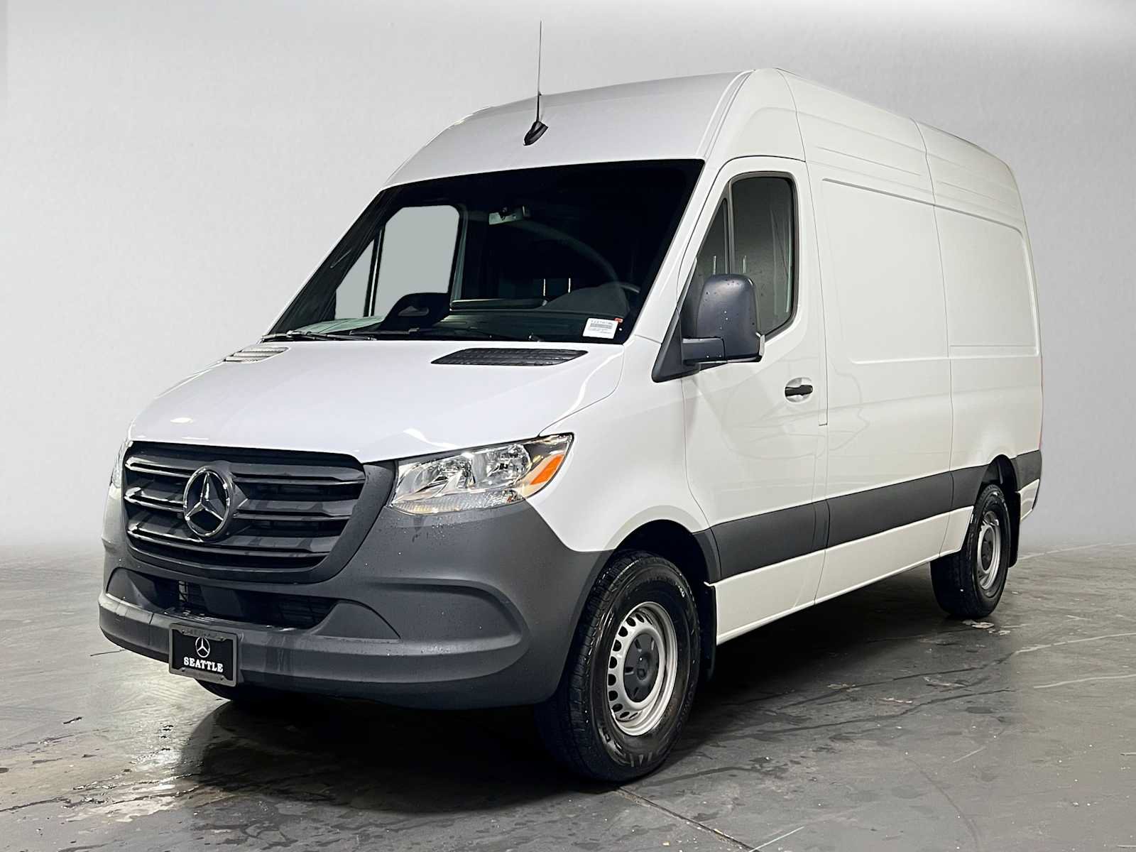Used 2025 Mercedes-Benz Sprinter 2500 image 8