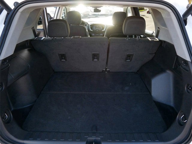 Used 2023 GMC Terrain SLE w/ Driver Convenience Package image 10