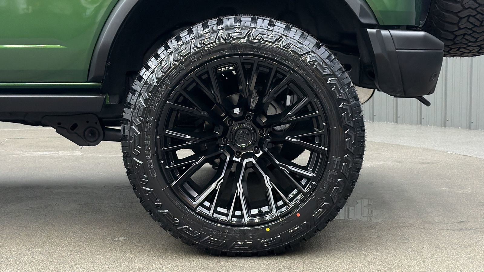 Used 2025 Ford Bronco Badlands image 11
