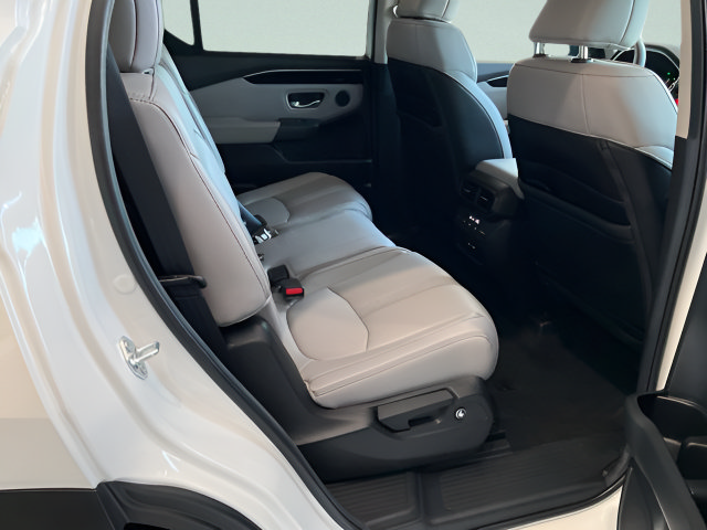 Certified 2025 Honda Pilot Touring image 26