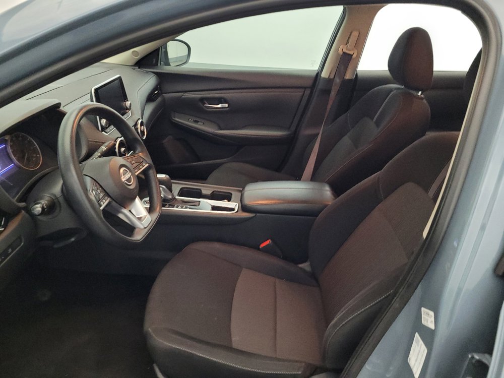 Used 2025 Nissan Sentra SV FWD image 17