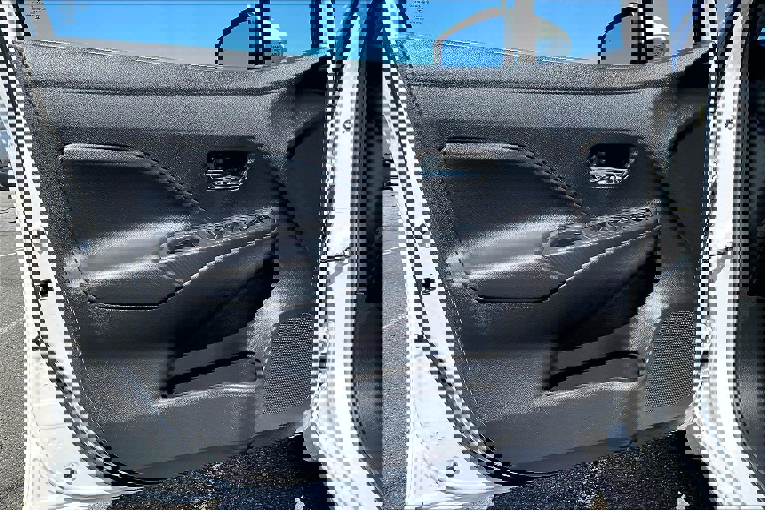 Used 2025 Nissan Versa SV w/ Trunk Package image 20