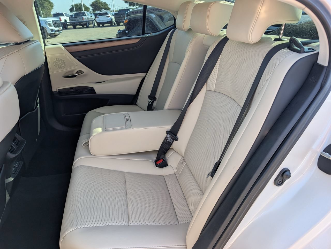 Used 2025 Lexus ES 350 w/ Premium Package FWD image 27
