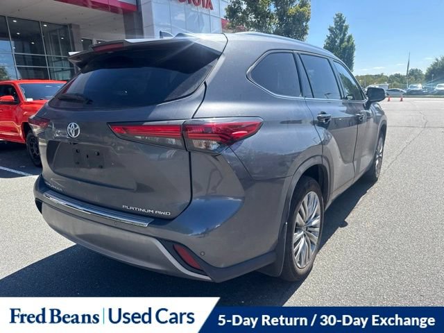 Used 2023 Toyota Highlander Platinum AWD/4WD image 5