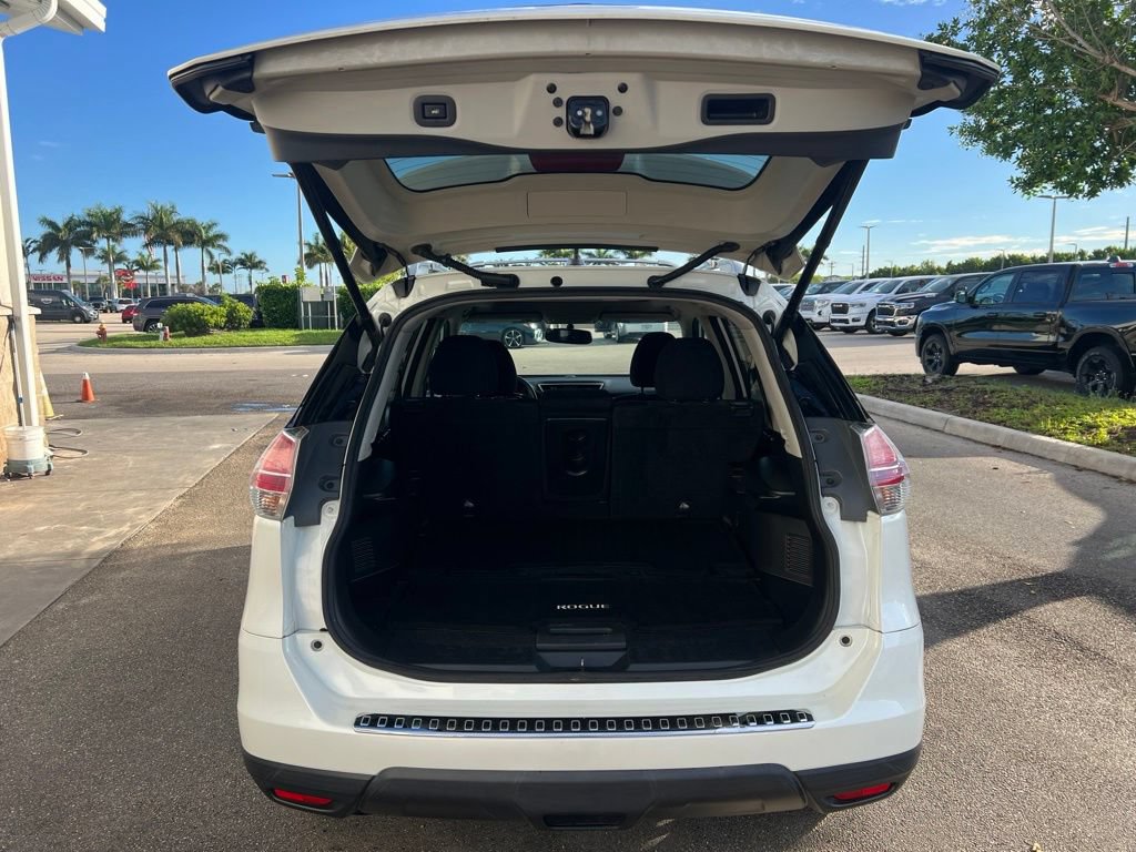 Used 2016 Nissan Rogue SV w/ SV Premium Package AWD/4WD image 18