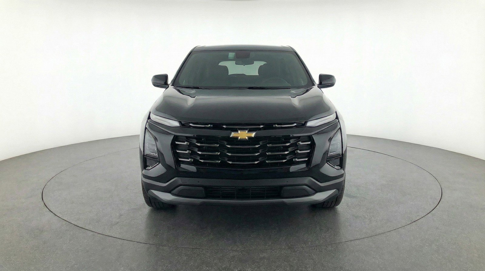 Used 2025 Chevrolet Equinox LT image 2