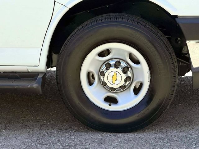 Used 2025 Chevrolet Express 3500 LT w/ LT Preferred Equipment Group RWD image 10