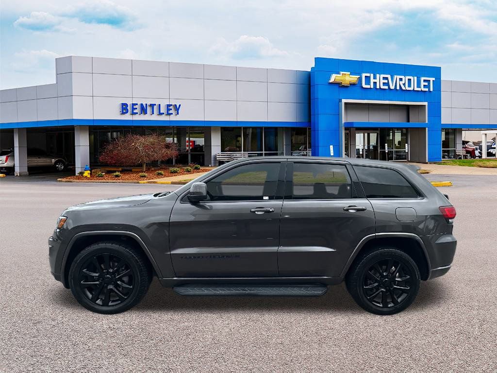 Used 2020 Jeep Grand Cherokee Altitude image 2