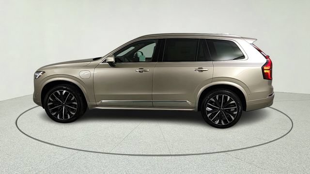New 2026 Volvo XC90 T8 Plus w/ Protection Package AWD/4WD image 4