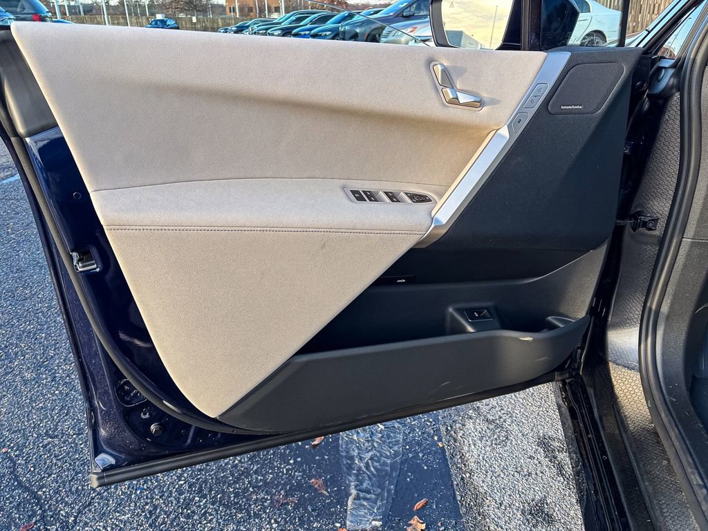 Used 2026 BMW iX xDrive60 image 11