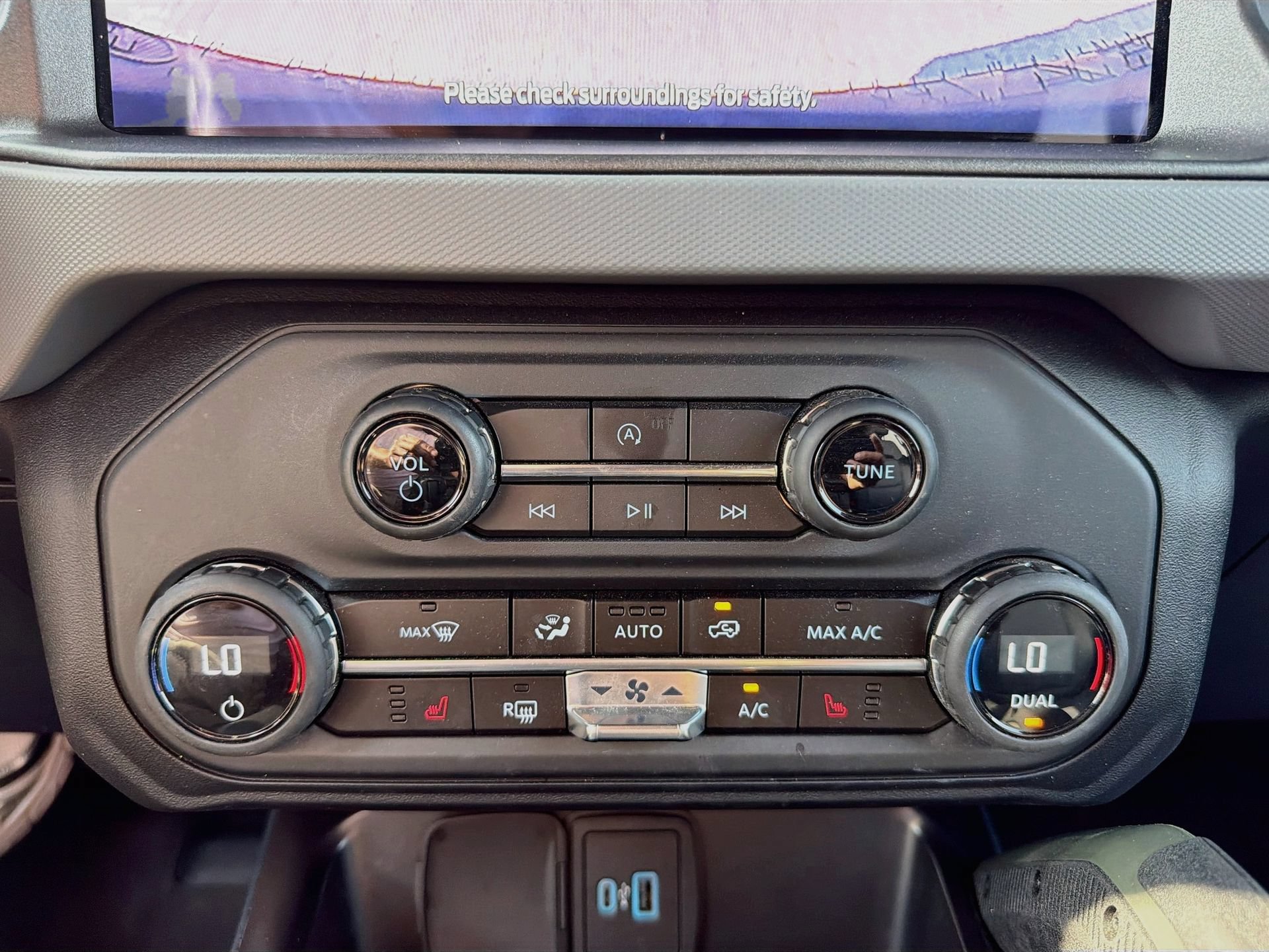 Certified 2024 Ford Bronco Everglades AWD/4WD image 19