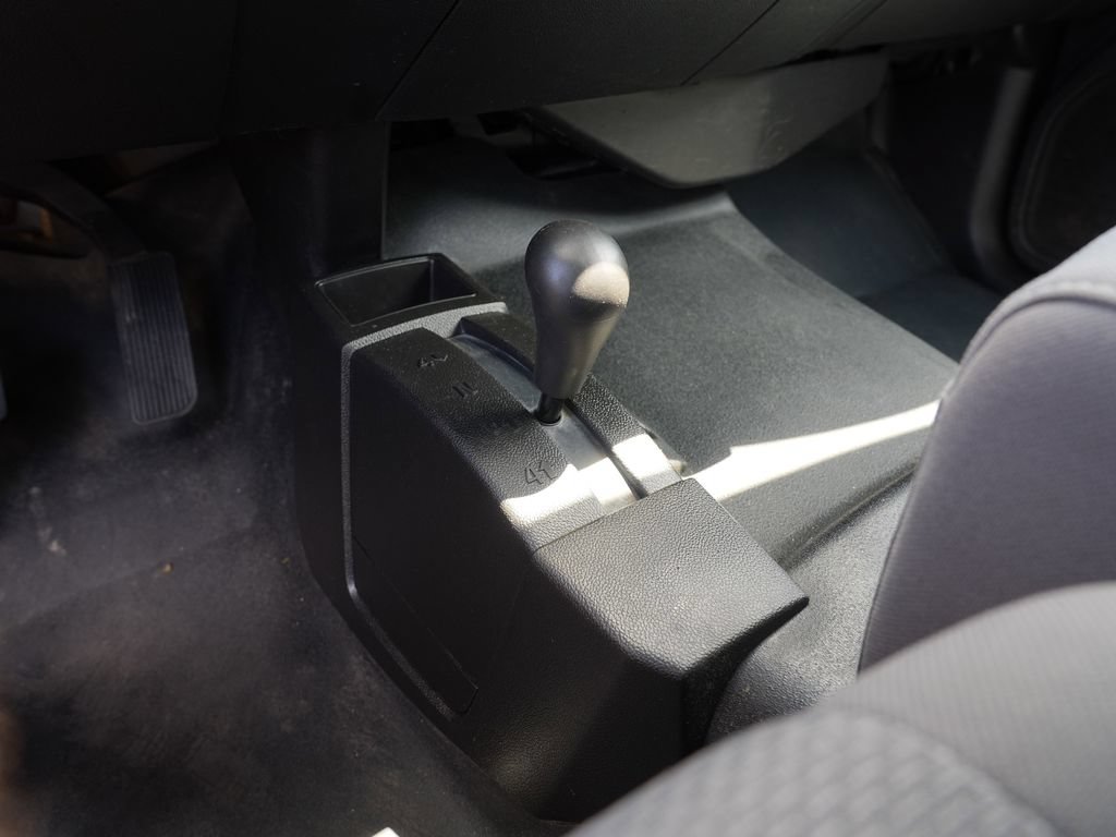 Used 2018 Chevrolet Silverado 3500 4x4 Crew Cab image 28