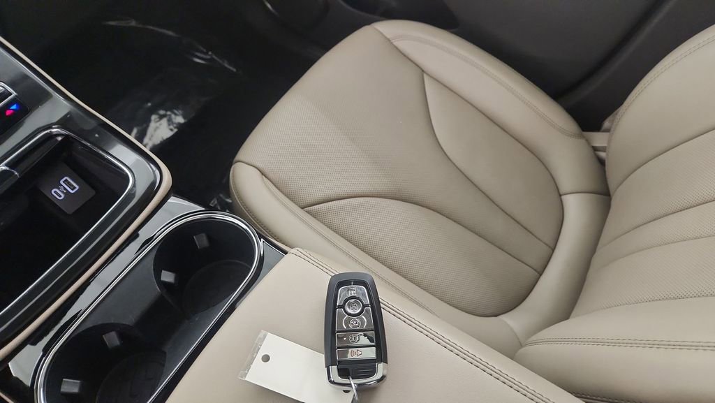 Used 2022 Lincoln Nautilus Reserve image 22