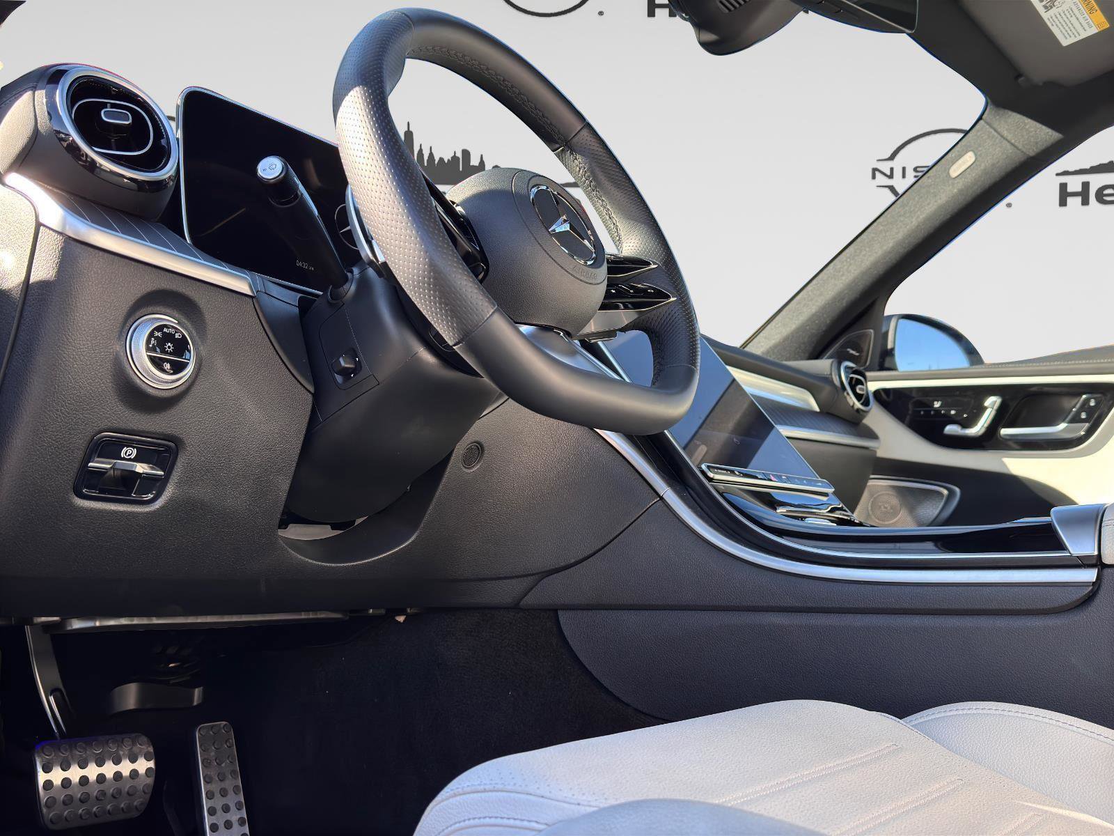 Used 2024 Mercedes-Benz C 300 4MATIC Sedan w/ Pinnacle Trim Package image 9