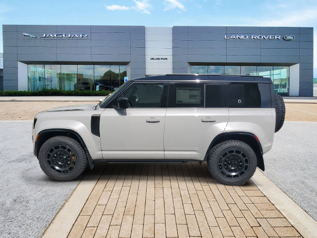 New 2026 Land Rover Defender 110 AWD/4WD image 7