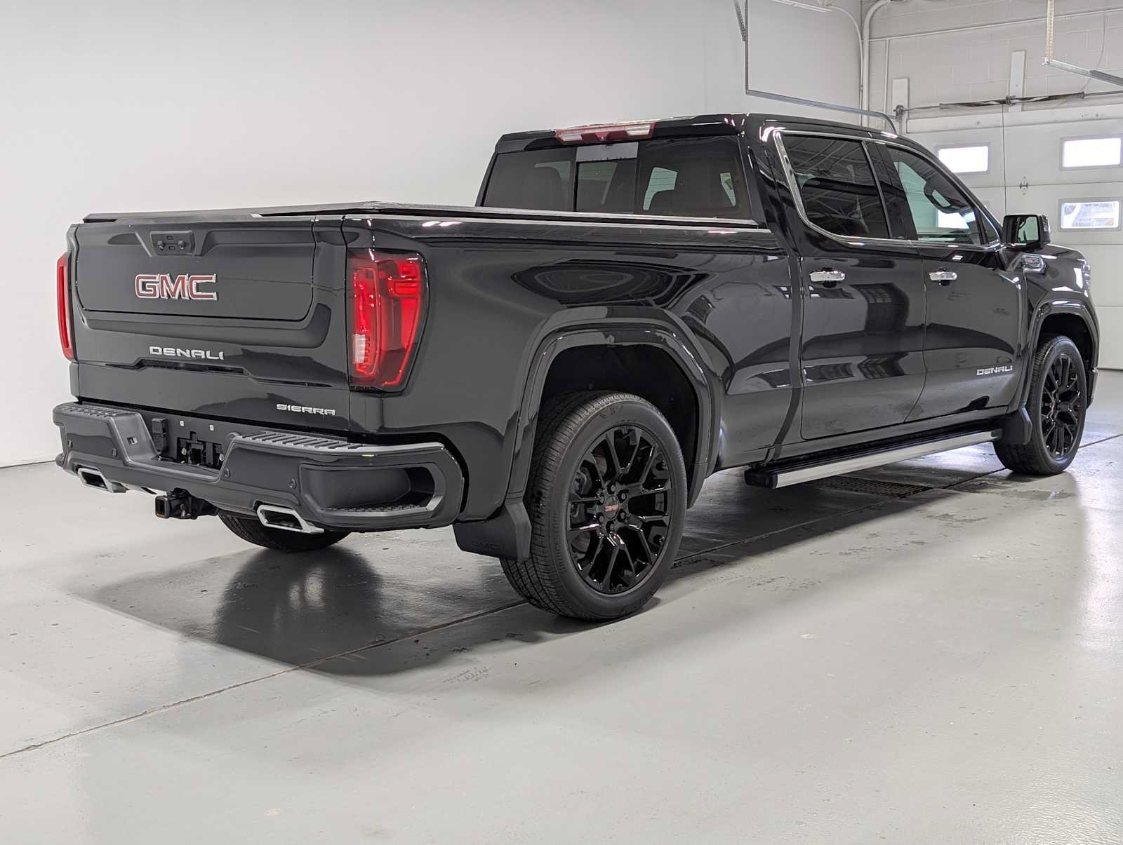 Certified 2023 GMC Sierra 1500 Denali AWD/4WD image 8