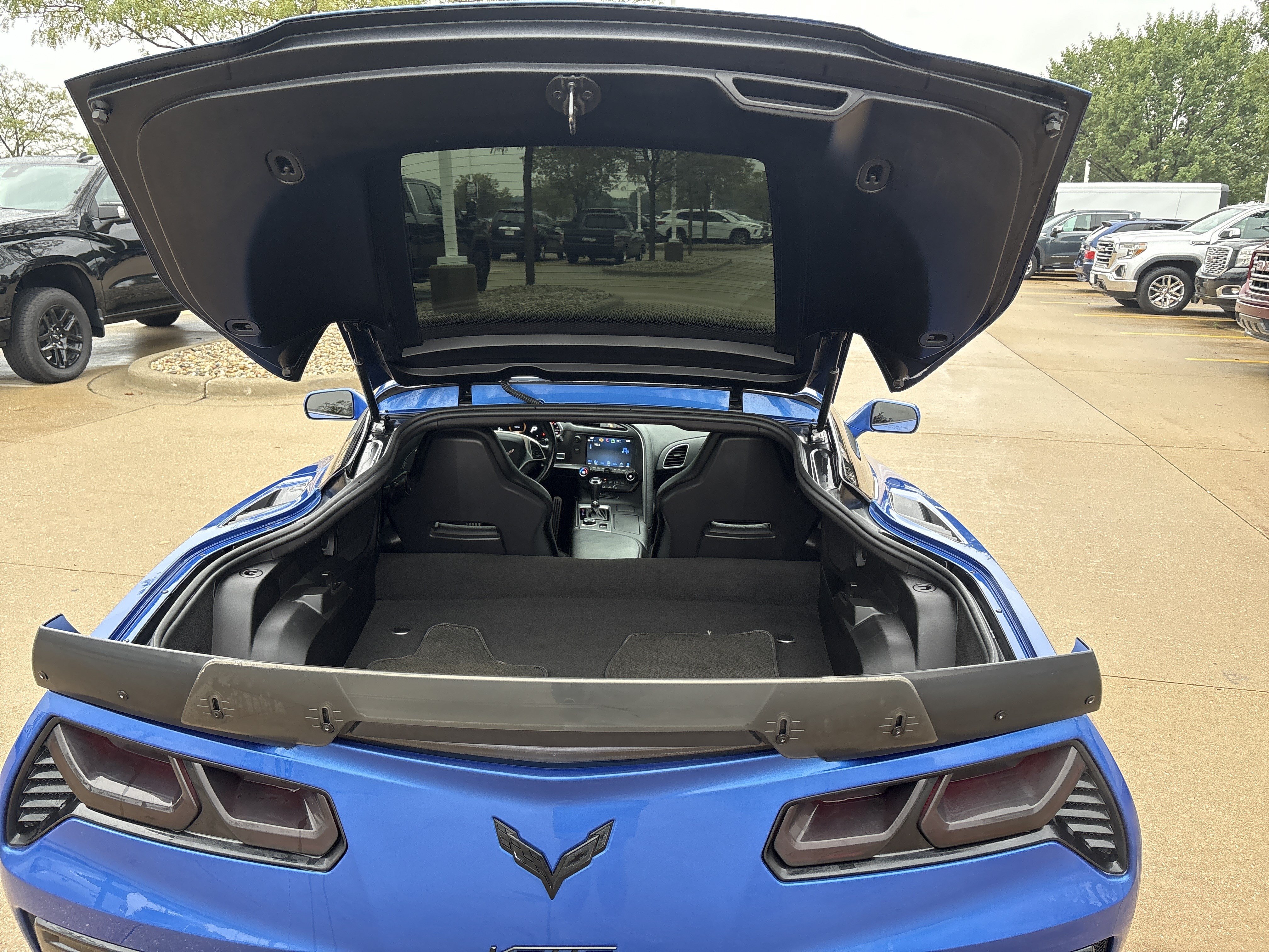 Used 2019 Chevrolet Corvette Stingray Coupe w/ 1LT RWD image 12