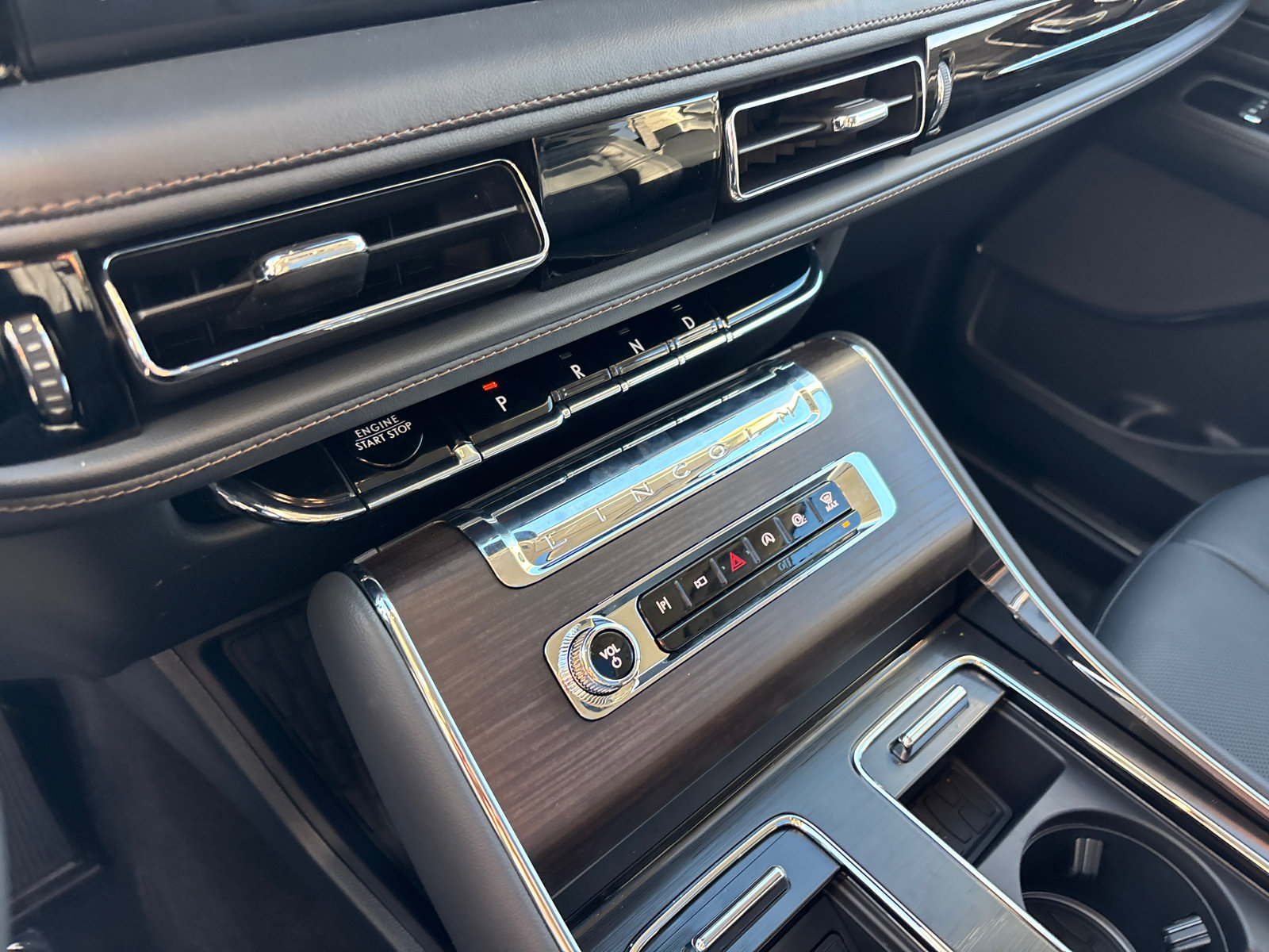 New 2027 Lincoln Aviator Reserve w/ Jet Appearance Package AWD/4WD image 21