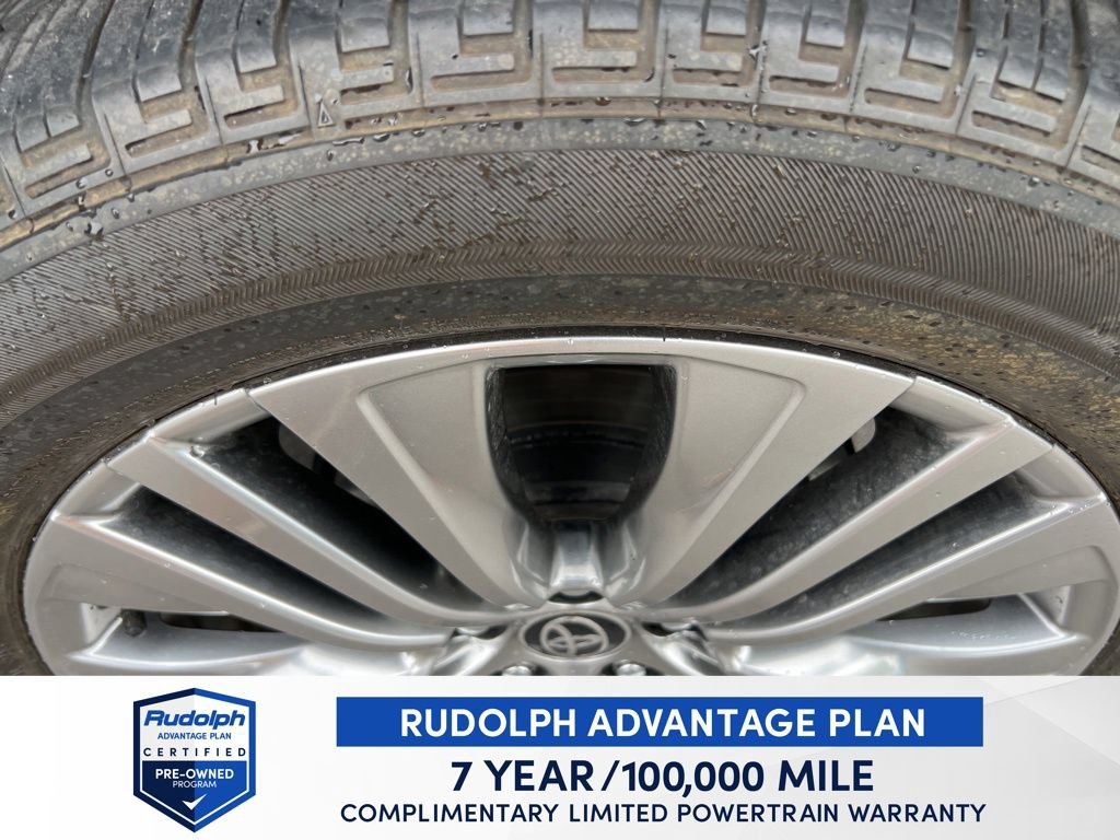 Used 2024 Toyota Venza AWD/4WD image 28