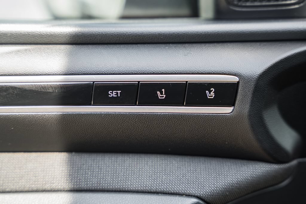 Used 2022 Hyundai Tucson Limited AWD/4WD image 38