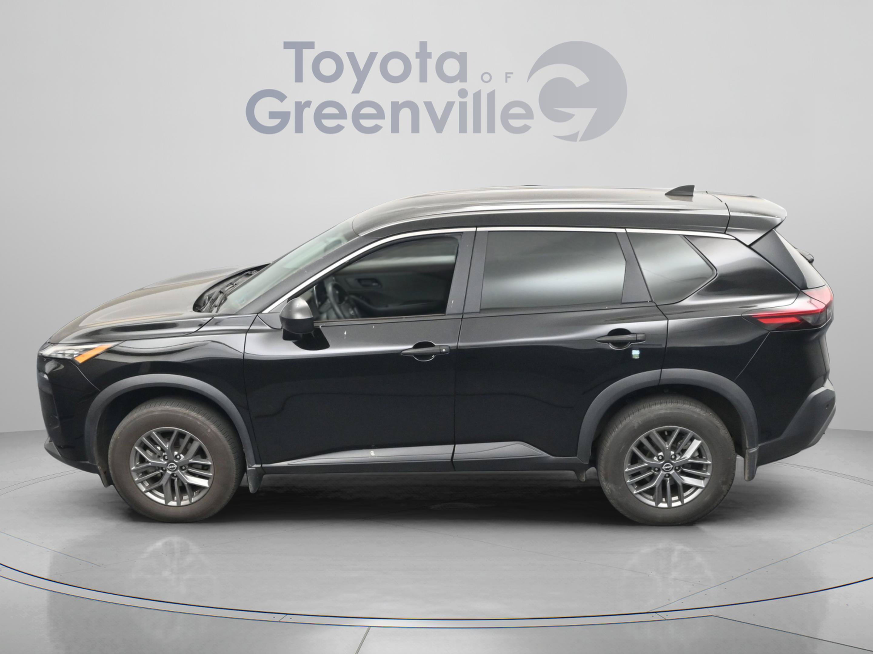 Used 2023 Nissan Rogue S AWD/4WD image 5