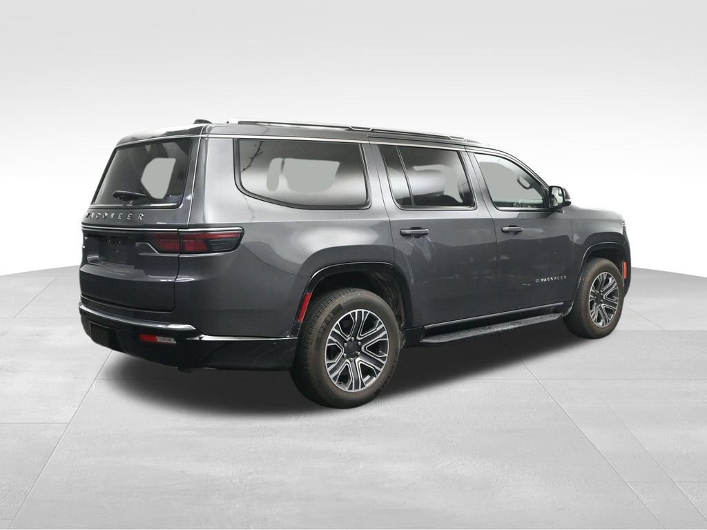 Used 2024 Jeep Wagoneer Series II w/ Flexible Seating Group RWD image 5