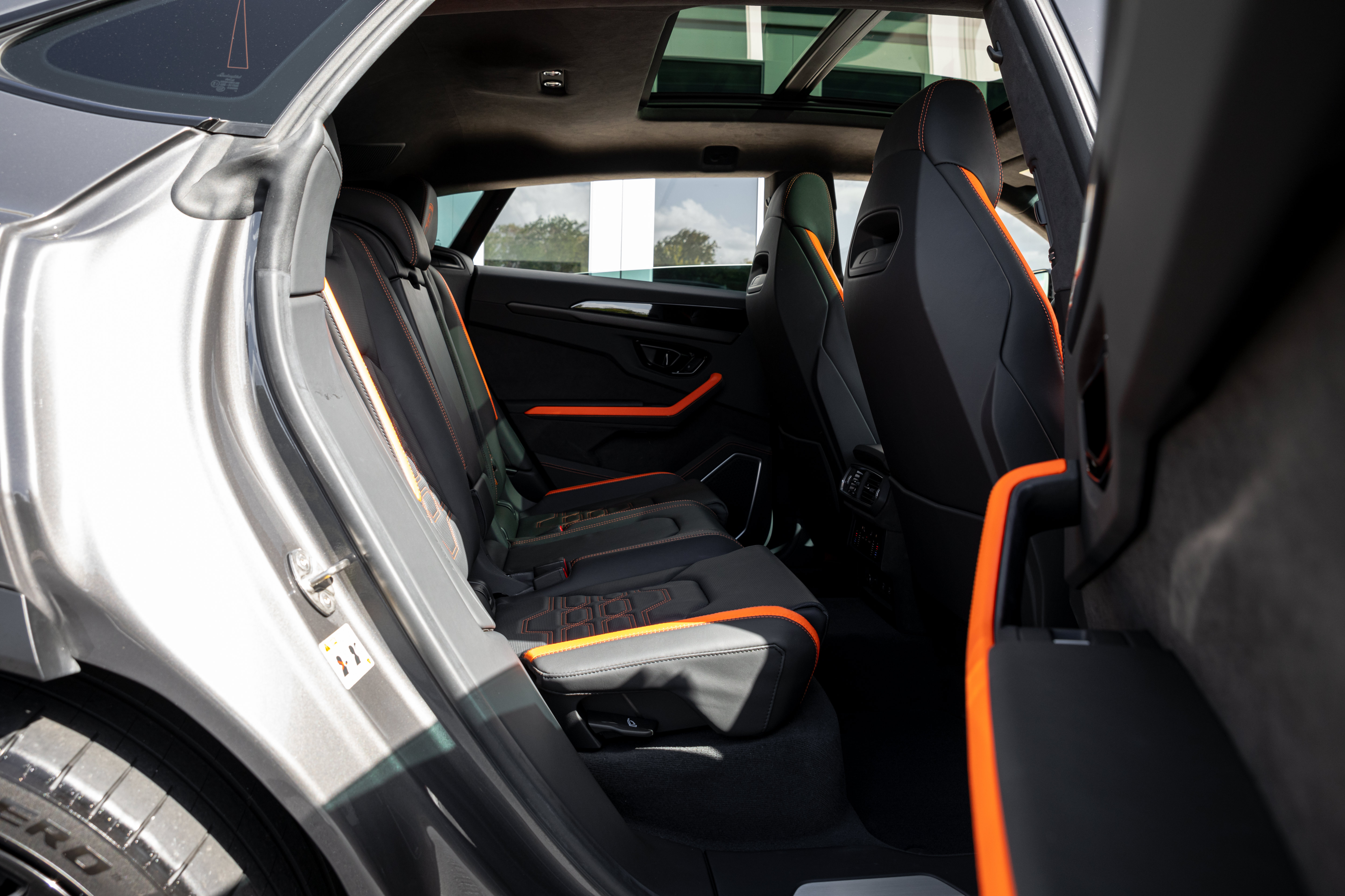 Used 2025 Lamborghini Urus Performante AWD/4WD image 26