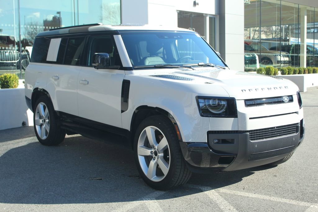 New 2026 Land Rover Defender 130 X-Dynamic SE image 10