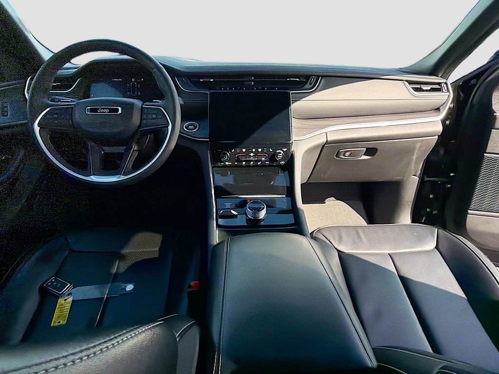 Used 2024 Jeep Grand Cherokee L Limited w/ Luxury Tech Group II image 18