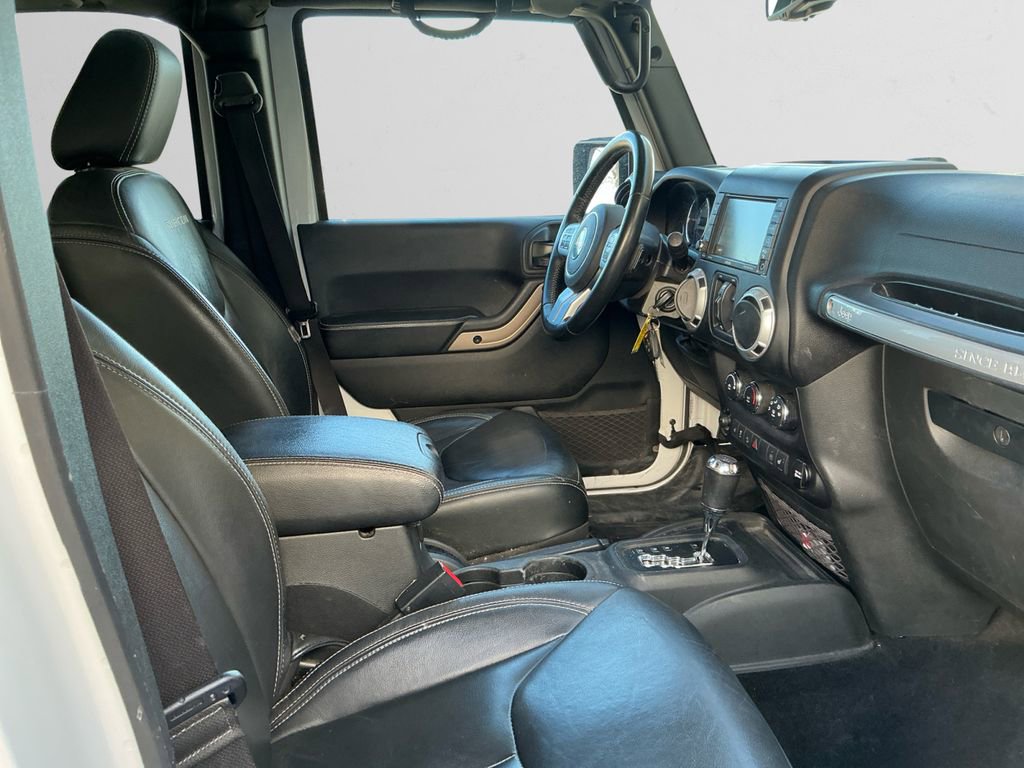 Used 2017 Jeep Wrangler Unlimited Rubicon image 15