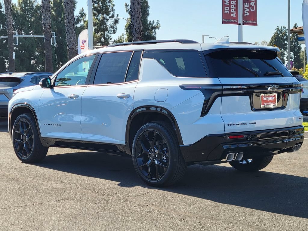 New 2026 Chevrolet Traverse RS w/ LPO, Floor Liner Package AWD/4WD video 2