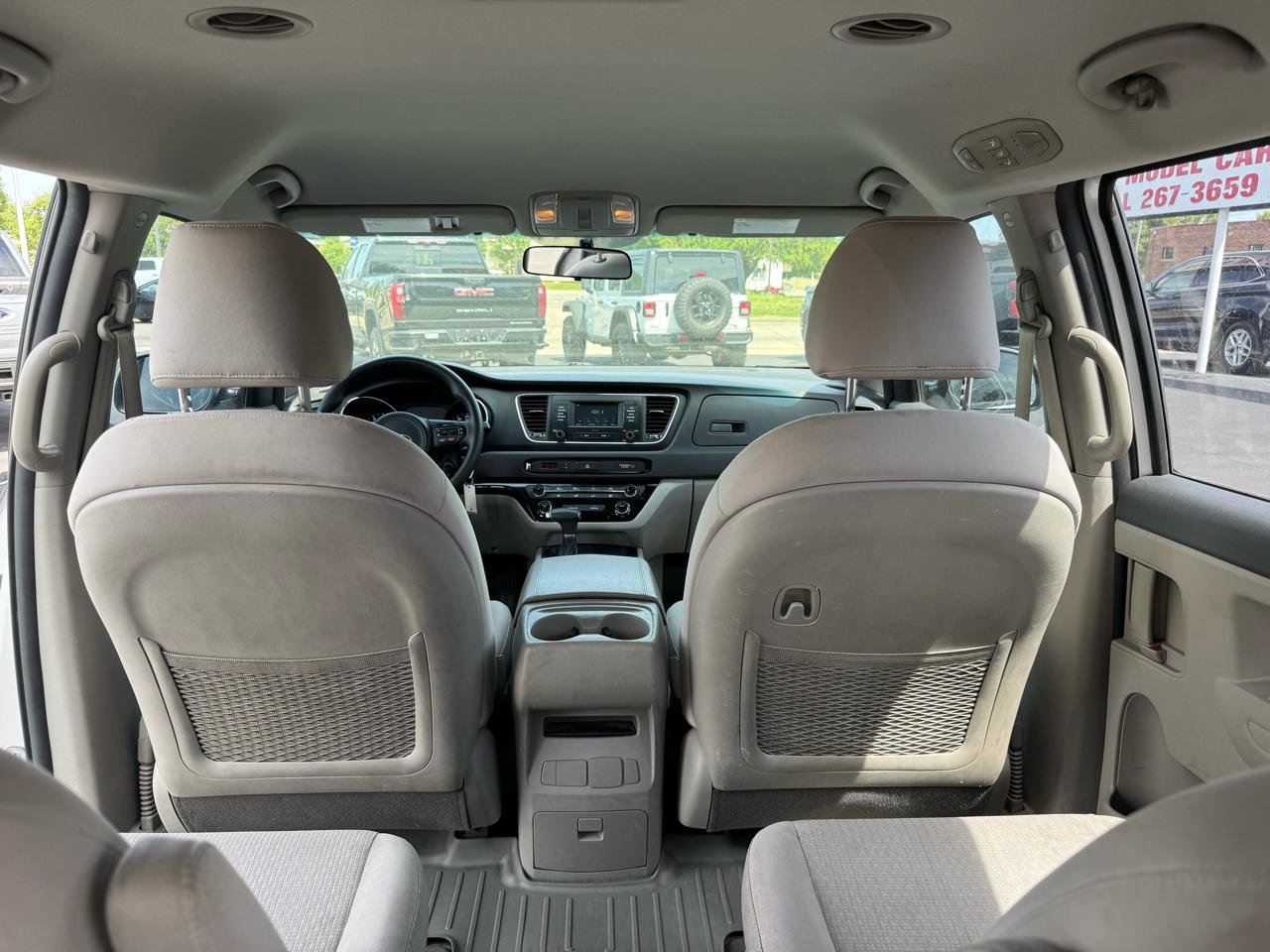 Used 2017 Kia Sedona L FWD image 12