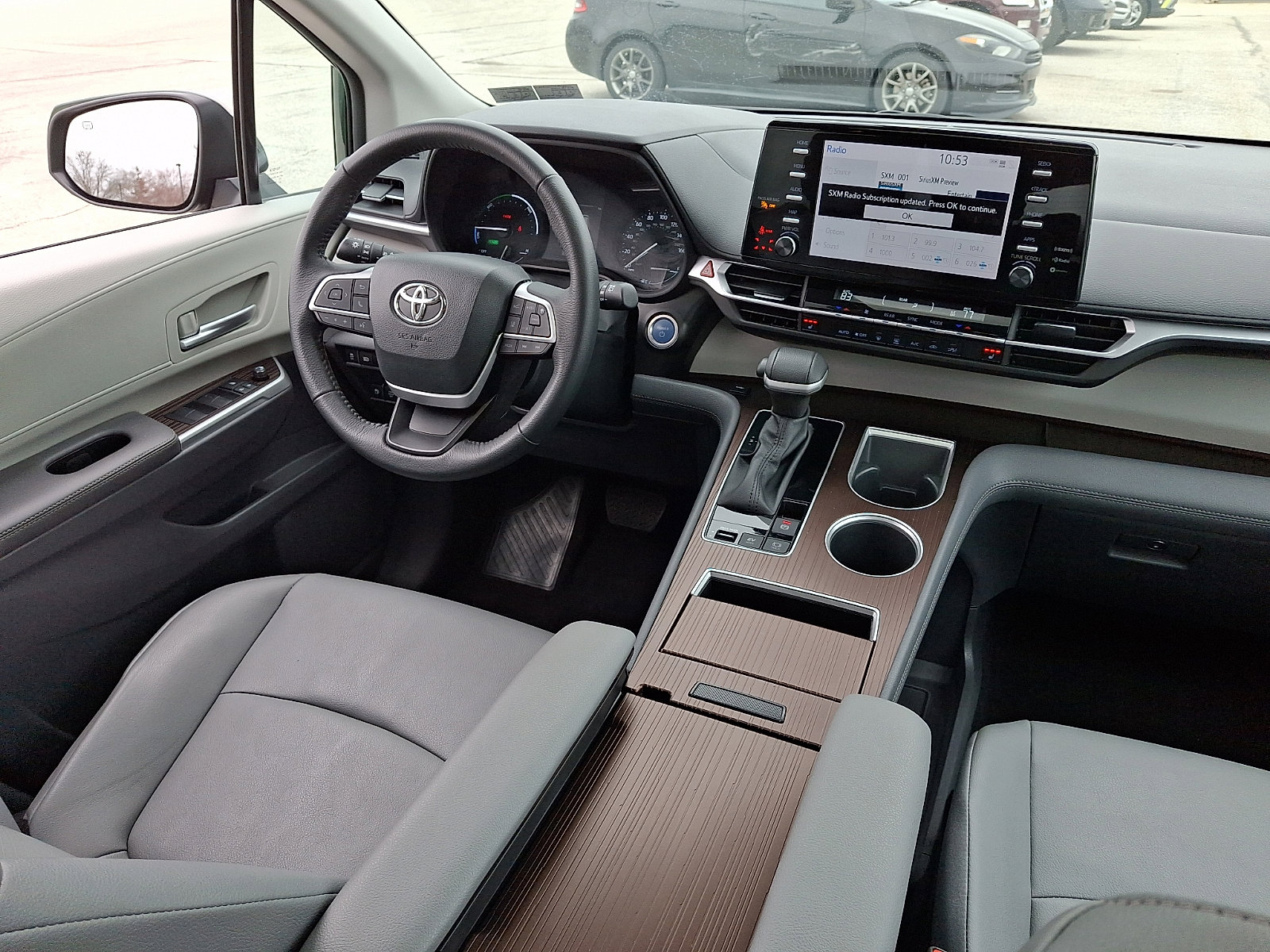 Used 2023 Toyota Sienna XLE AWD/4WD image 14
