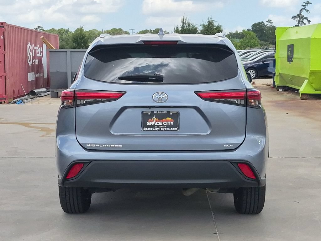 Used 2020 Toyota Highlander XLE FWD image 5