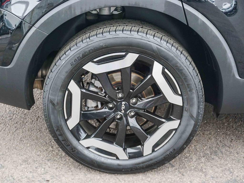 Used 2024 Kia Telluride EX w/ EX Captain's Chair Package FWD image 9