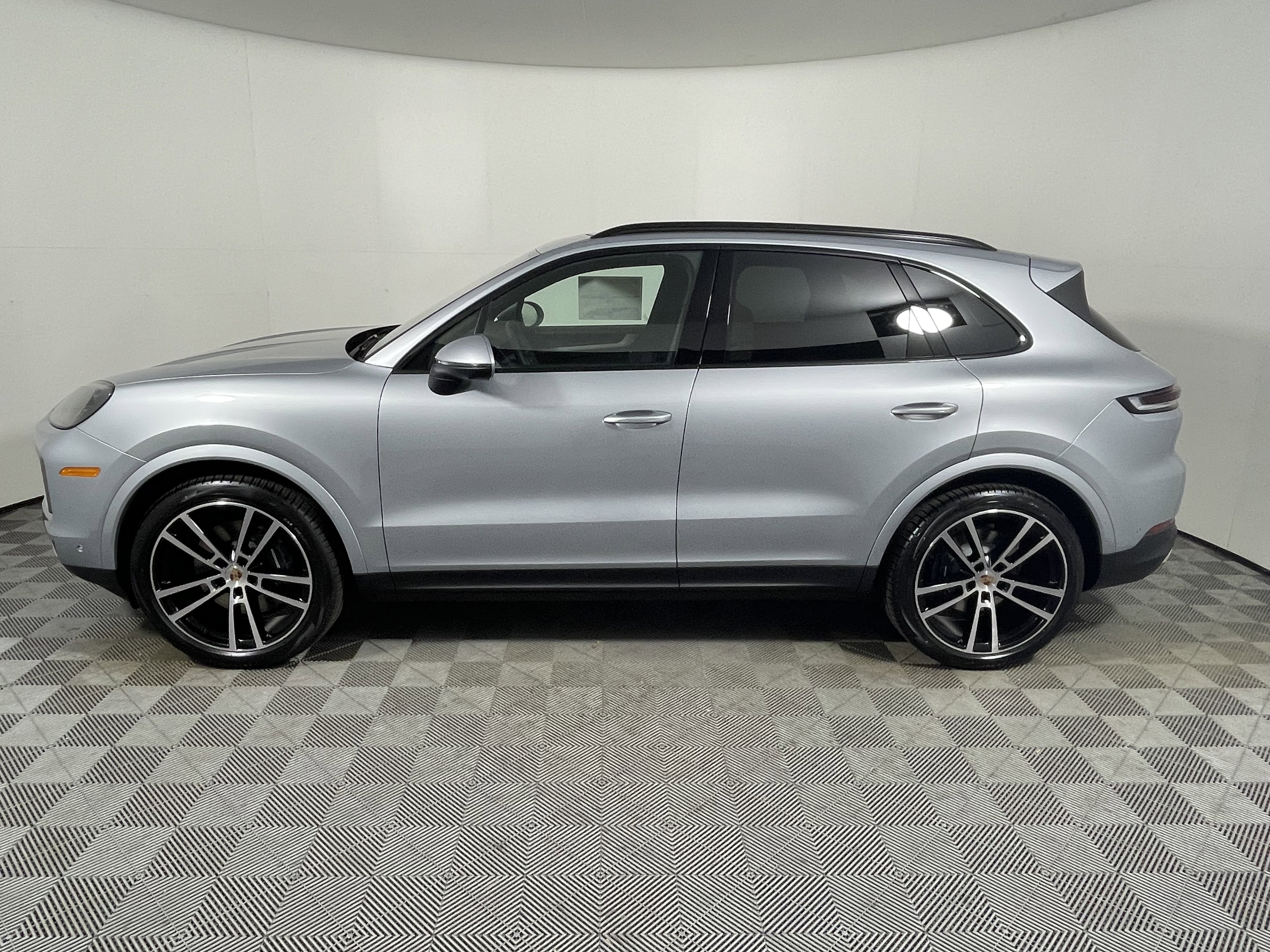 New 2026 Porsche Cayenne image 2