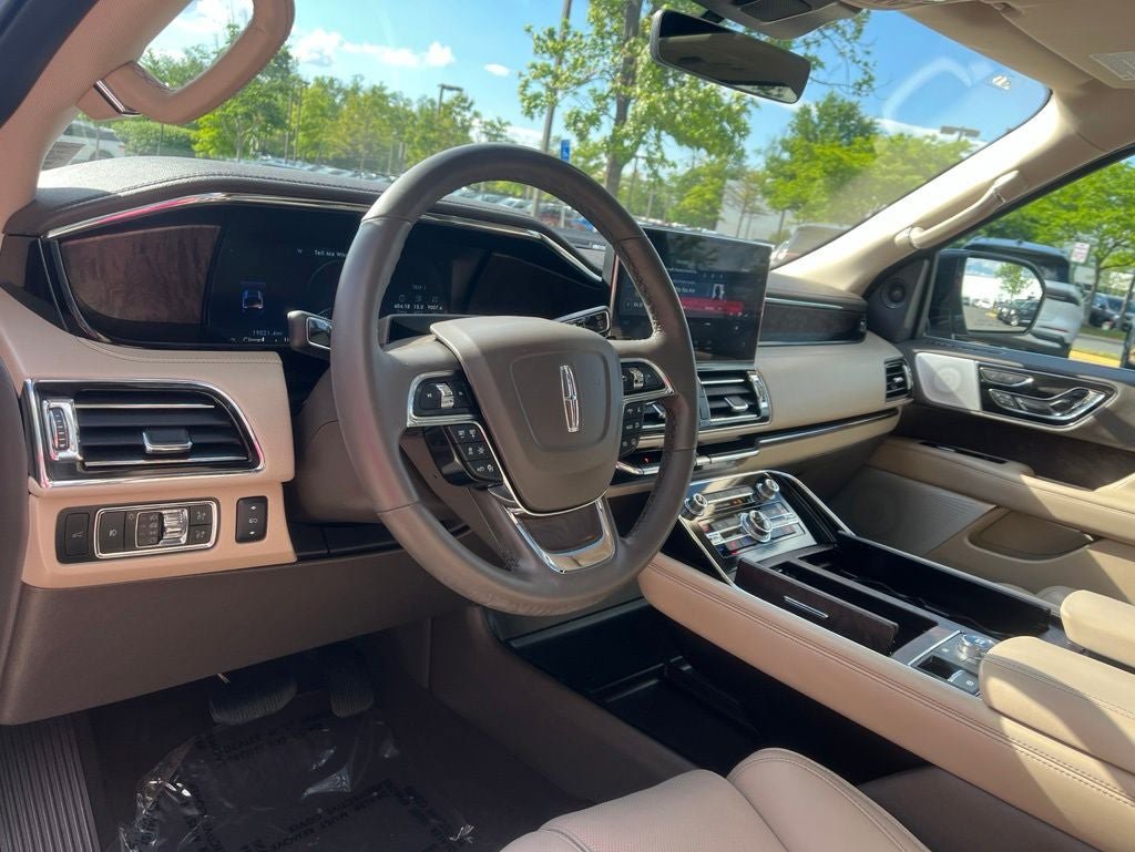 Certified 2024 Lincoln Navigator L Reserve AWD/4WD image 26