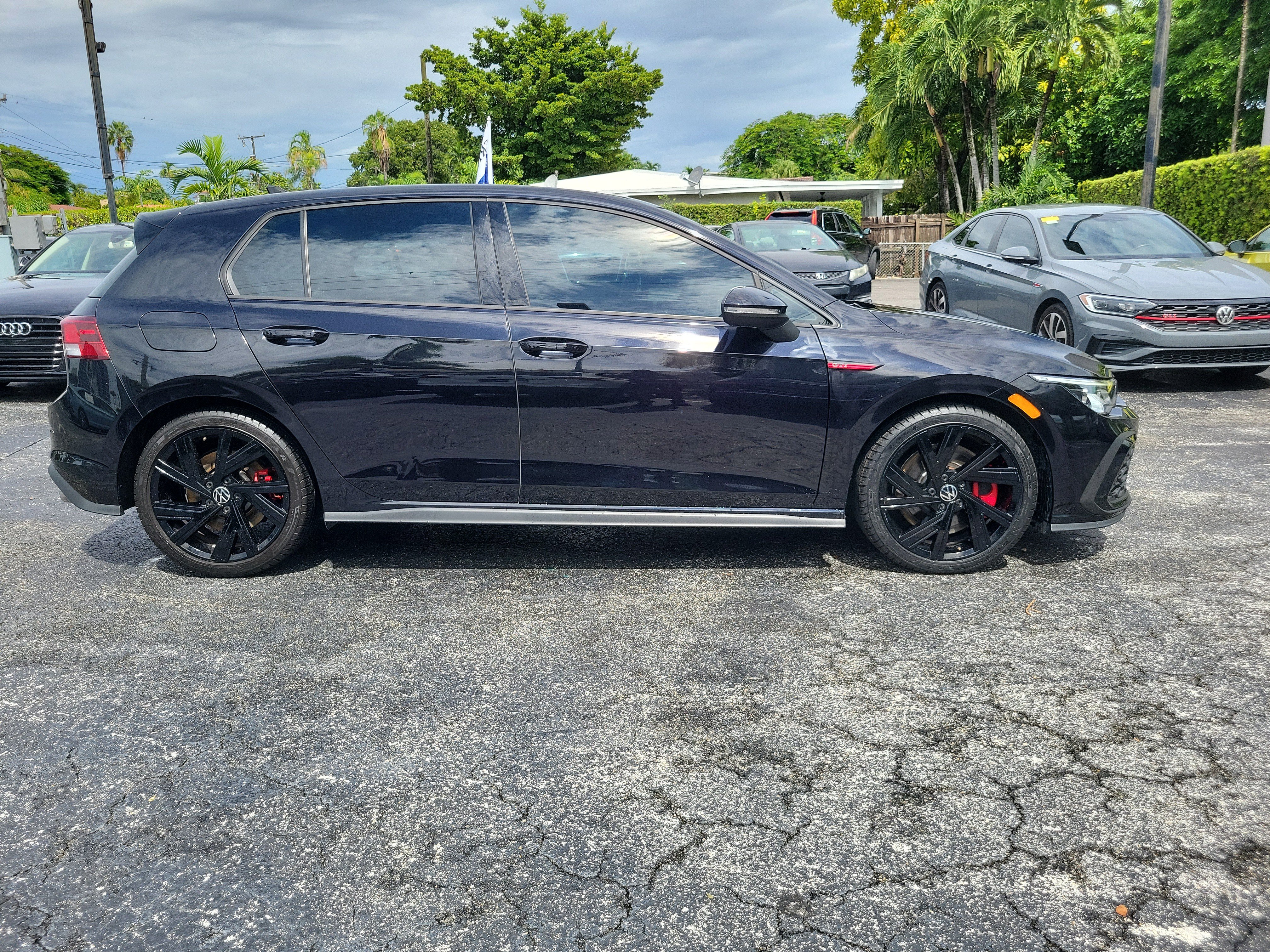 Certified 2023 Volkswagen GTI SE w/ Black Wheel Package FWD image 6