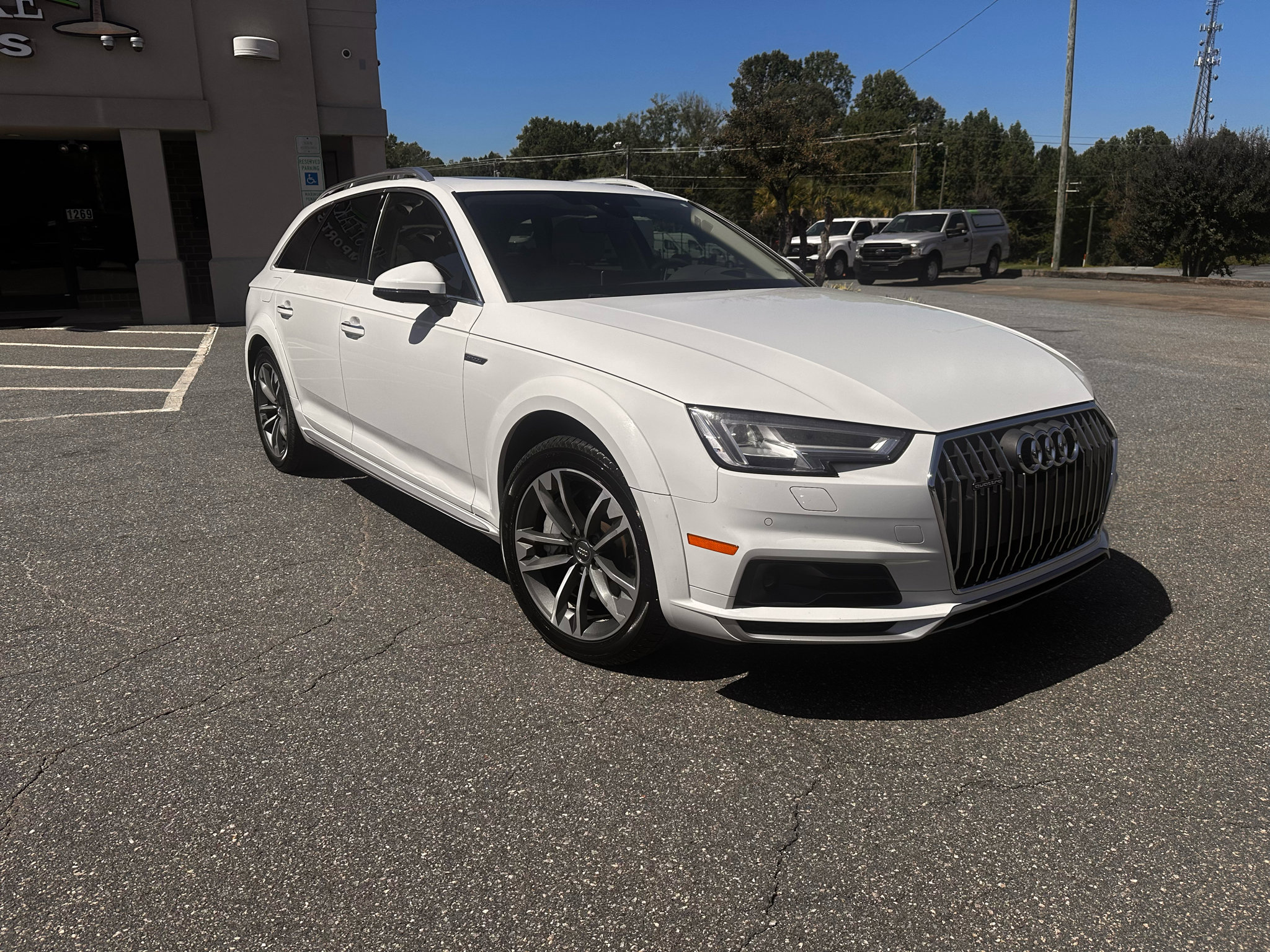 Used 2018 Audi A4 2.0T allroad Prestige w/ Prestige Package image 3