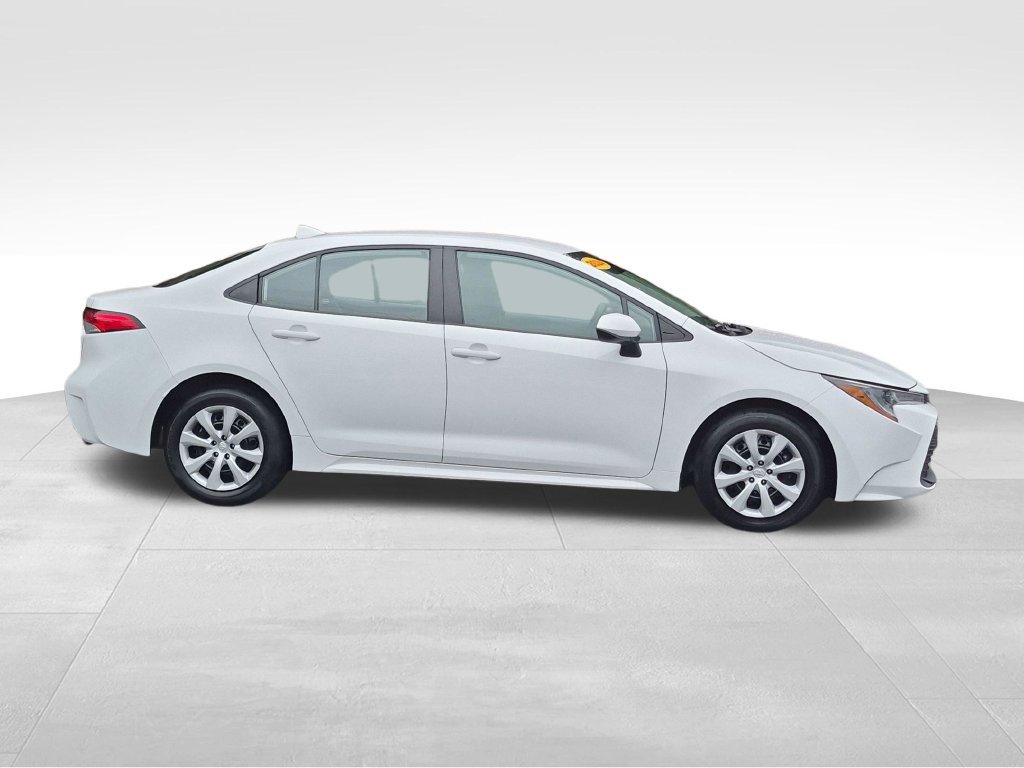 Used 2024 Toyota Corolla LE FWD image 5
