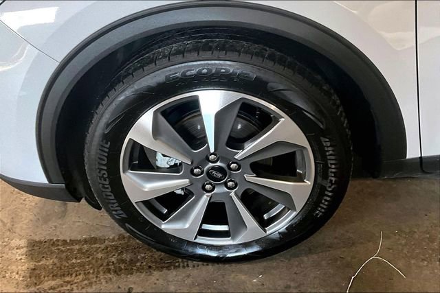 Used 2025 Ford Escape Platinum w/ Premium Technology Package FWD image 8