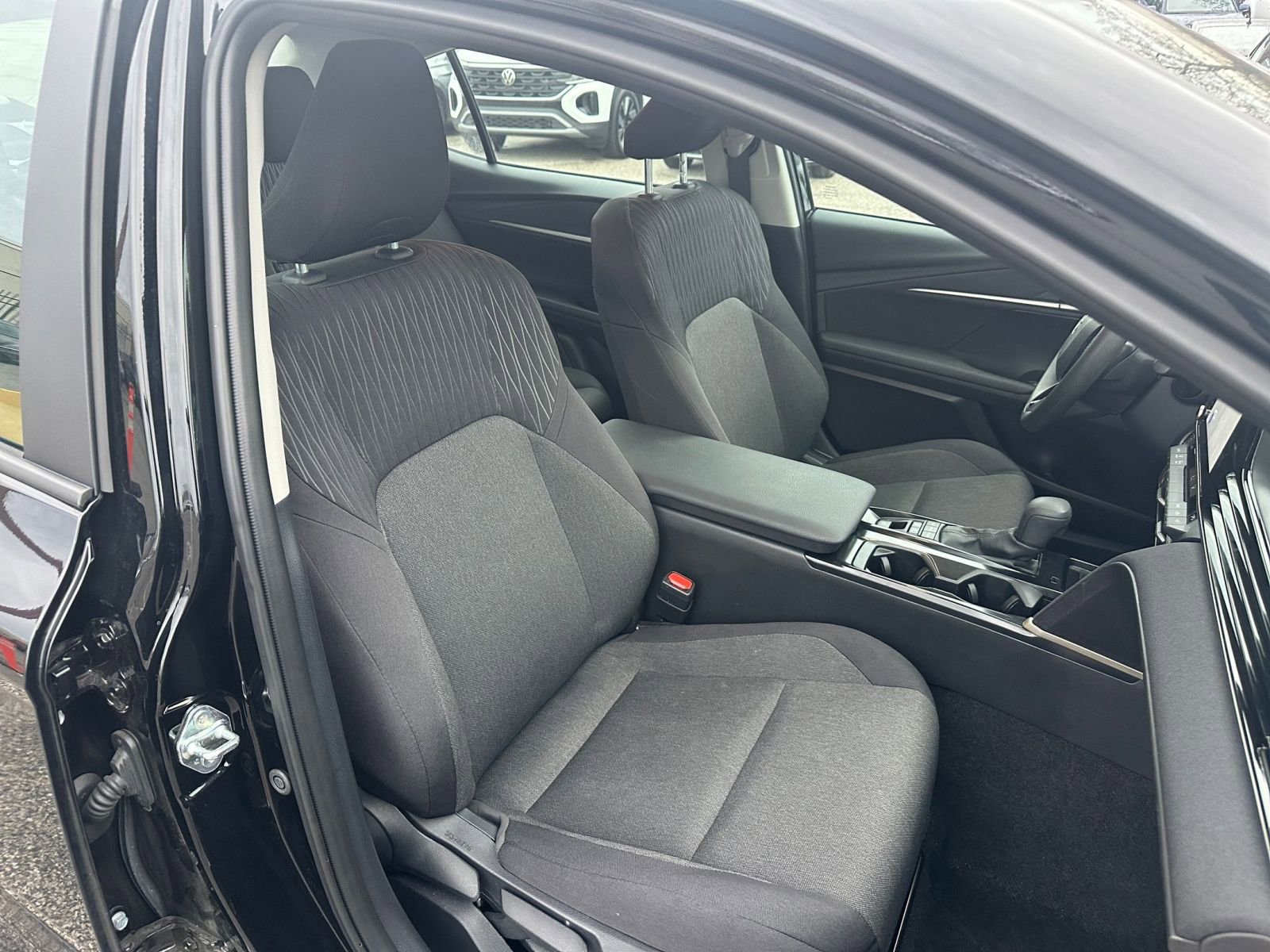 Used 2025 Toyota Camry LE image 35