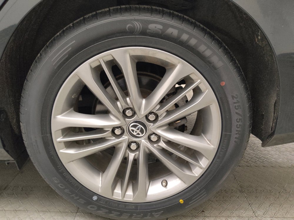 Used 2016 Toyota Camry SE FWD image 31